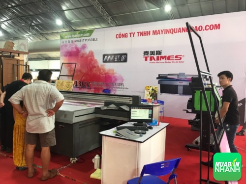 Máy in UV phẳng khổ lớn tại sự kiện Triển lãm Vietbuild 2018 - gian hàng của Công ty TNHH MayInQuangCao.com