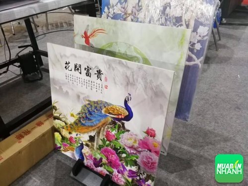 Máy in phẳng UV ứng dụng trong in kính, gỗ, thẻ nhựa